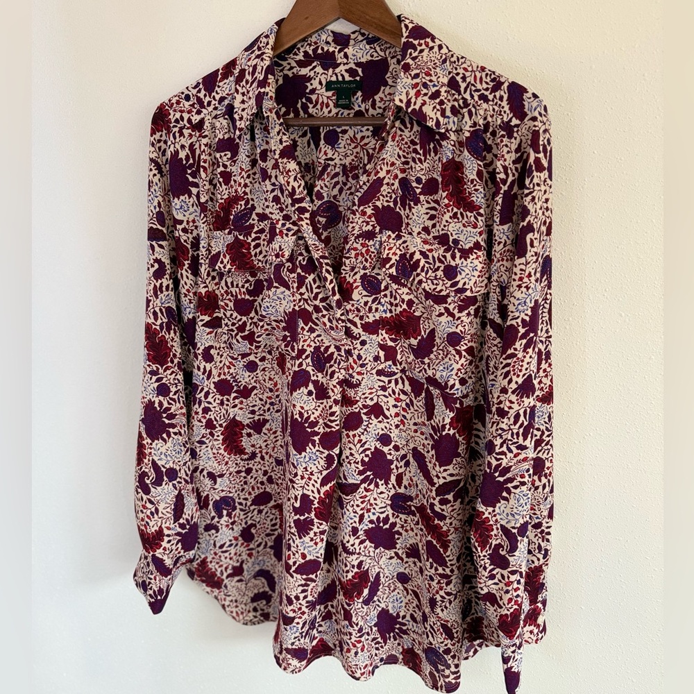 Ann Taylor Paisley Pullover Blouse Size Large Burgundy Navy Boho - Picture 3 of 8